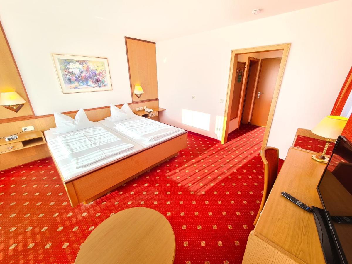 Thermenhotel Tannenhof - Ihr Wohlfuehl-Hotel Bad Füssing Esterno foto