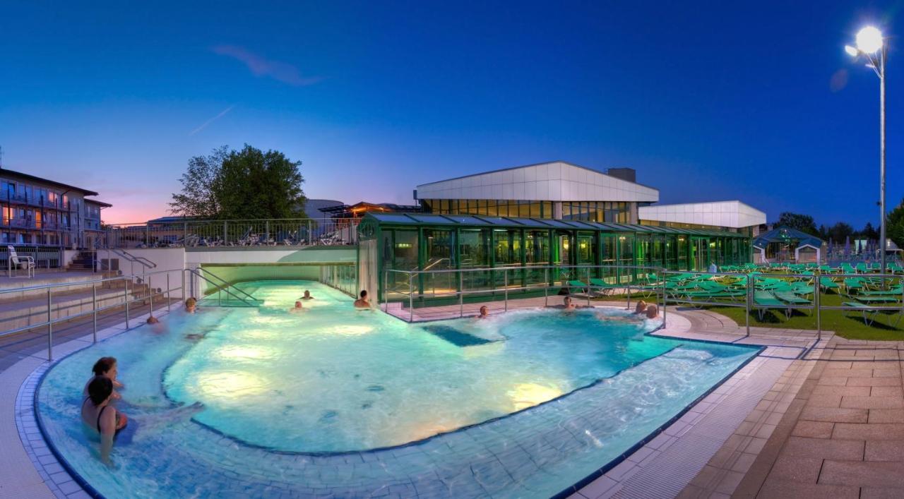 Thermenhotel Tannenhof - Ihr Wohlfuehl-Hotel Bad Füssing Esterno foto