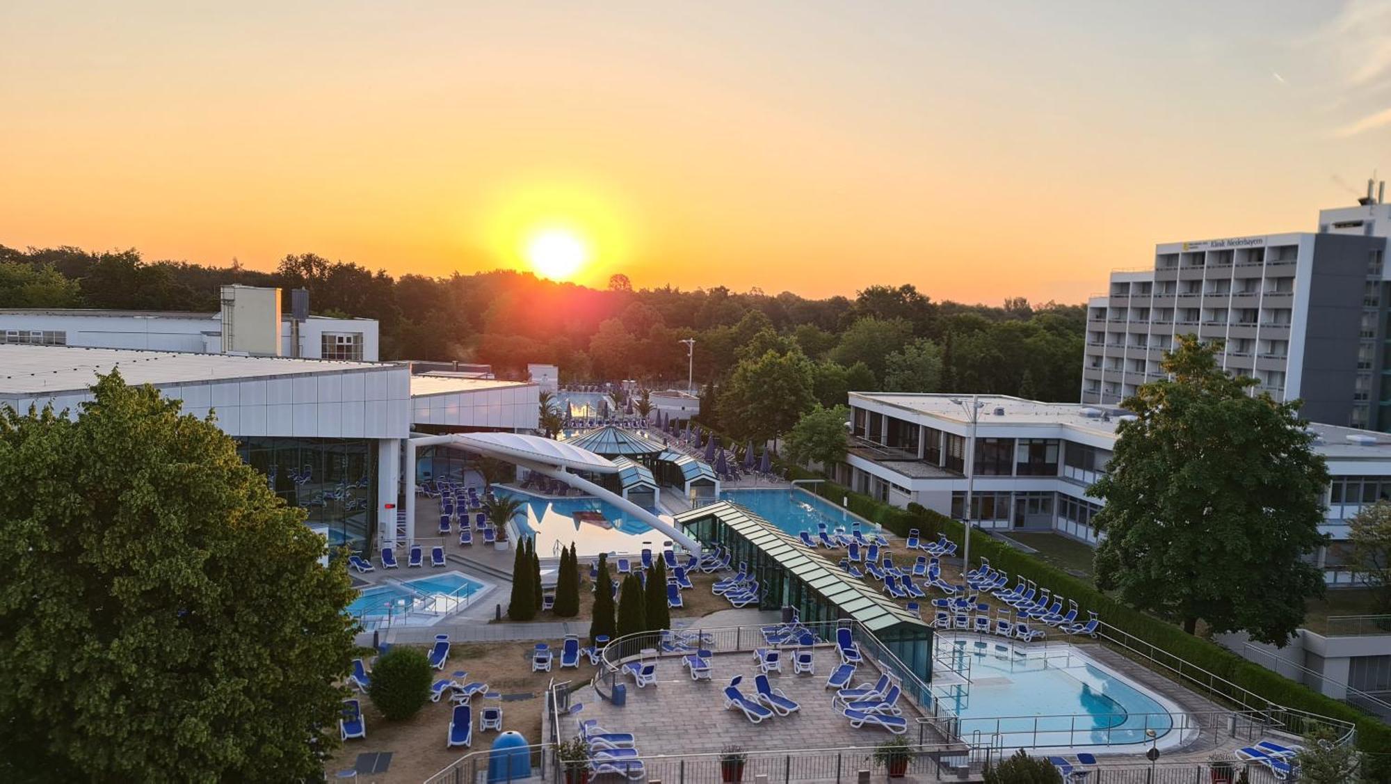 Thermenhotel Tannenhof - Ihr Wohlfuehl-Hotel Bad Füssing Esterno foto